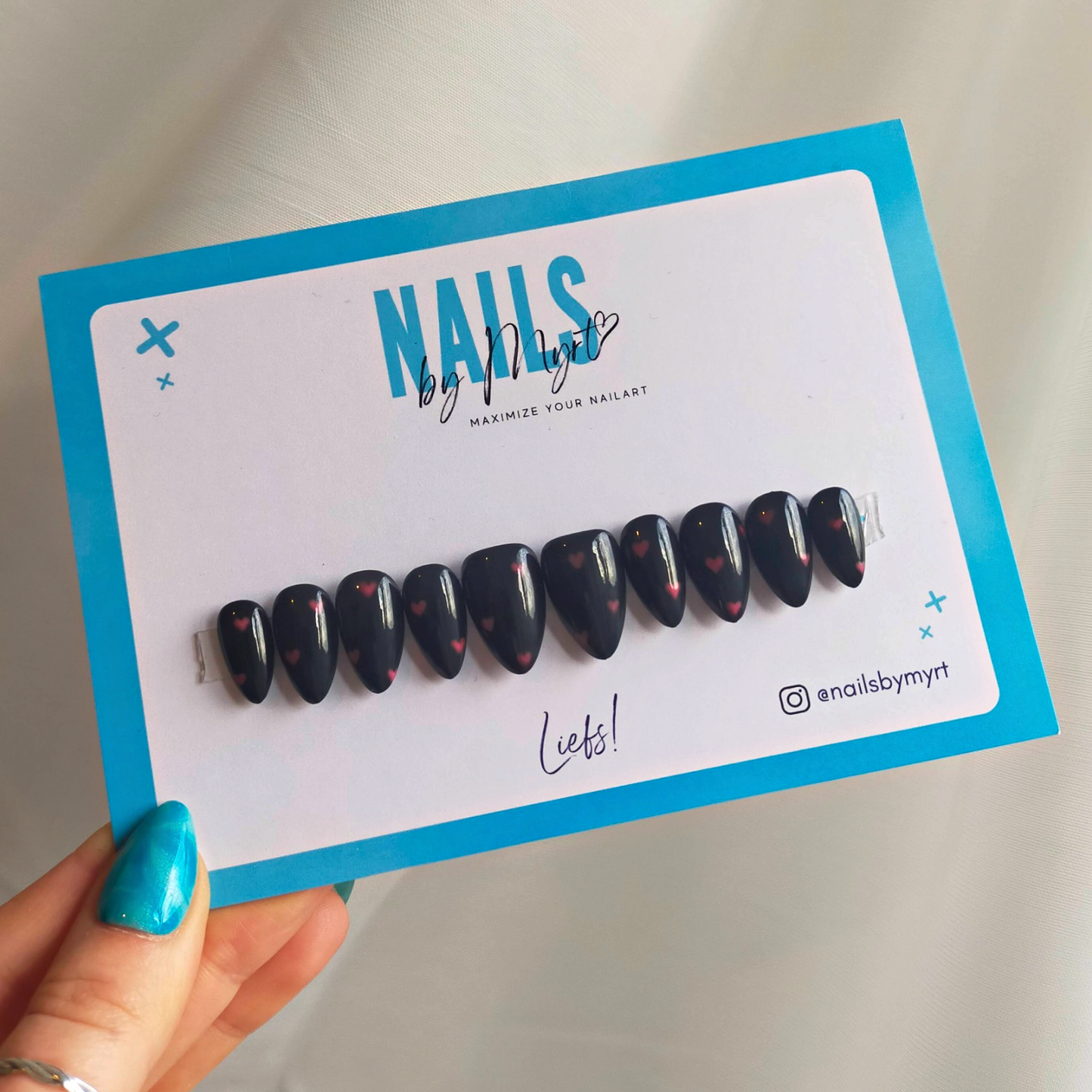 Press on nails Black with tiny hearts style