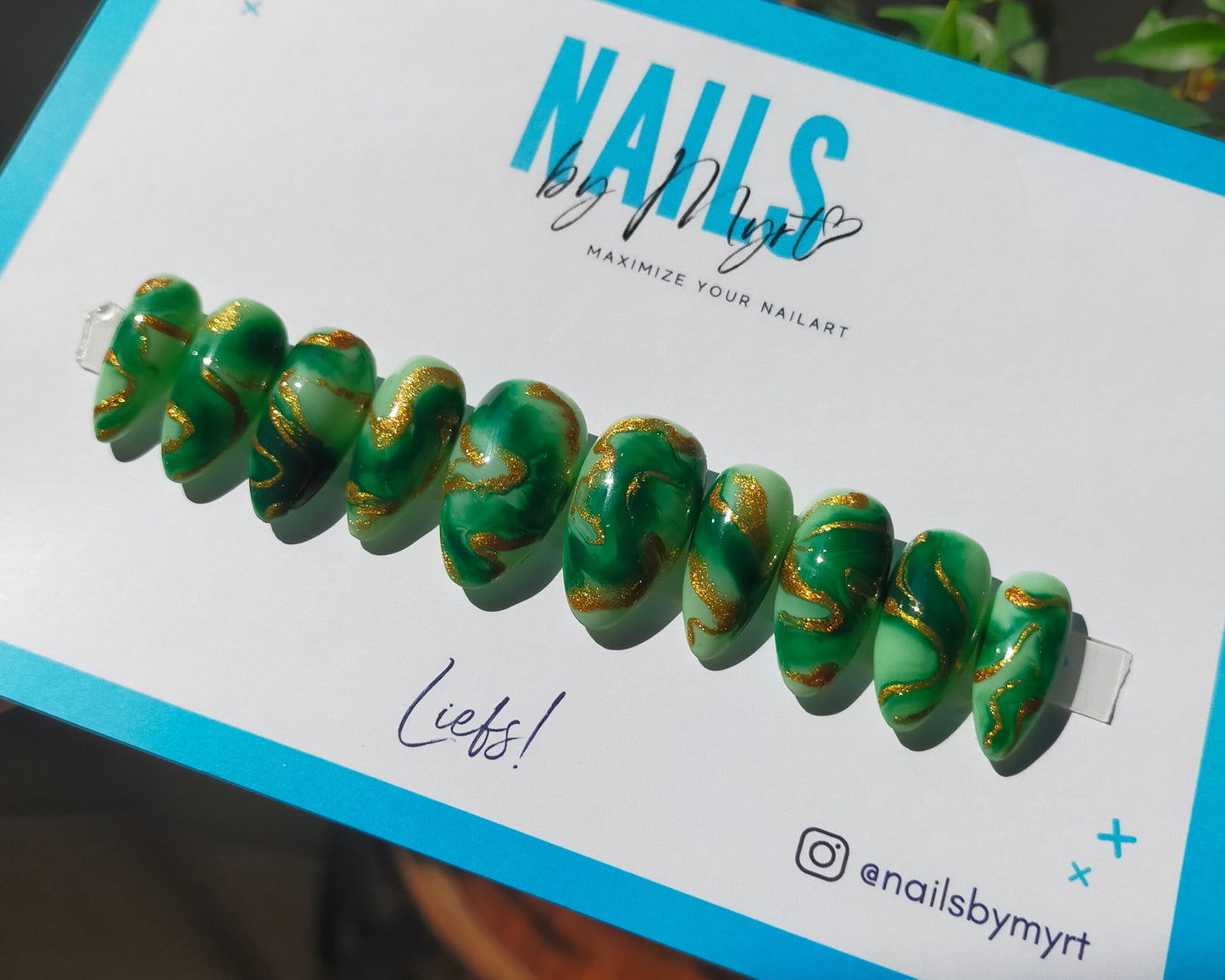 GREEN & GOLD Press on Nails from Nails by Myrt 1