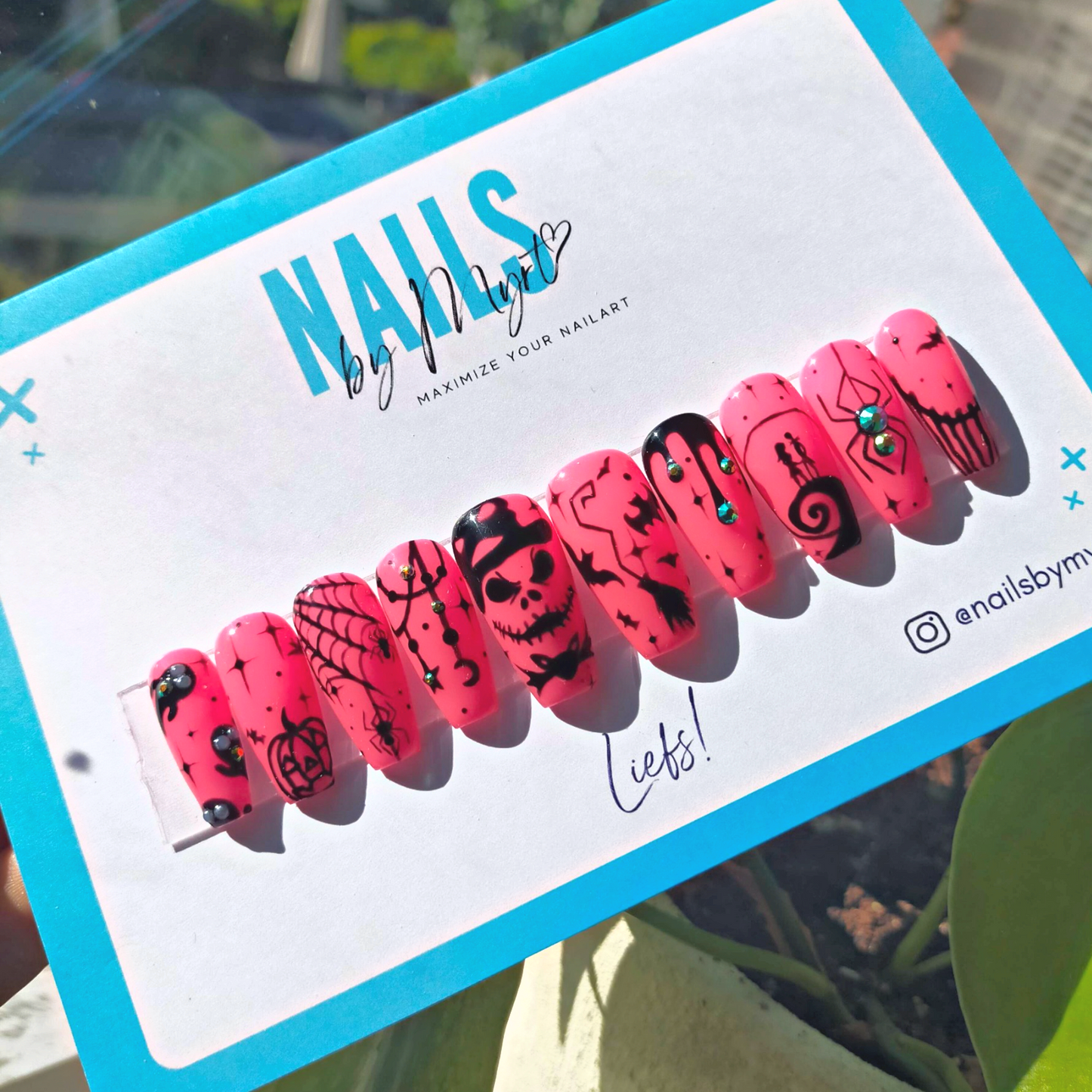 HALLOWEEN PINK Press on Nails from Nails by Myrt 2