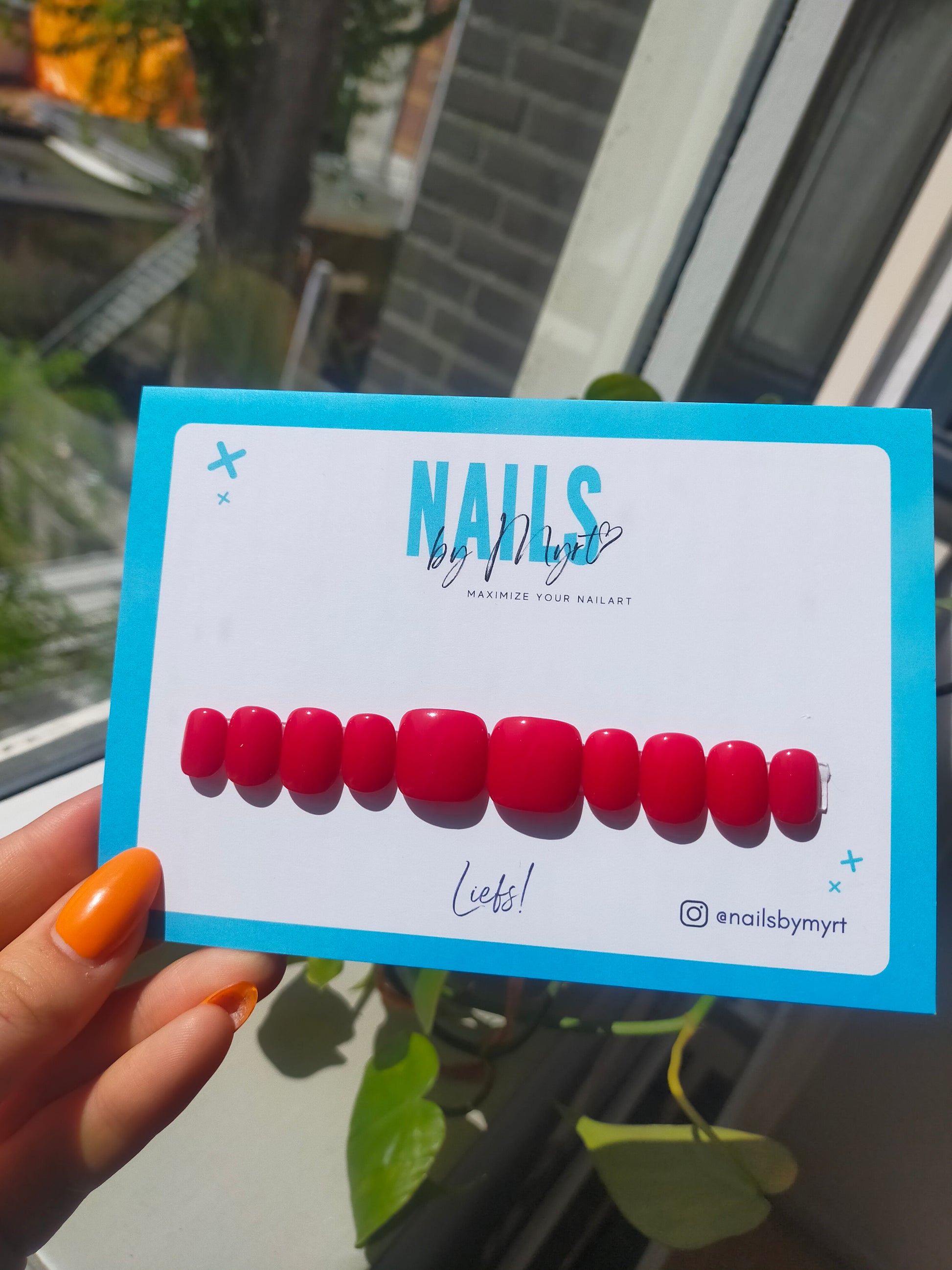 SINGLE COLOR RED Press on Nails from Nails by Myrt 1
