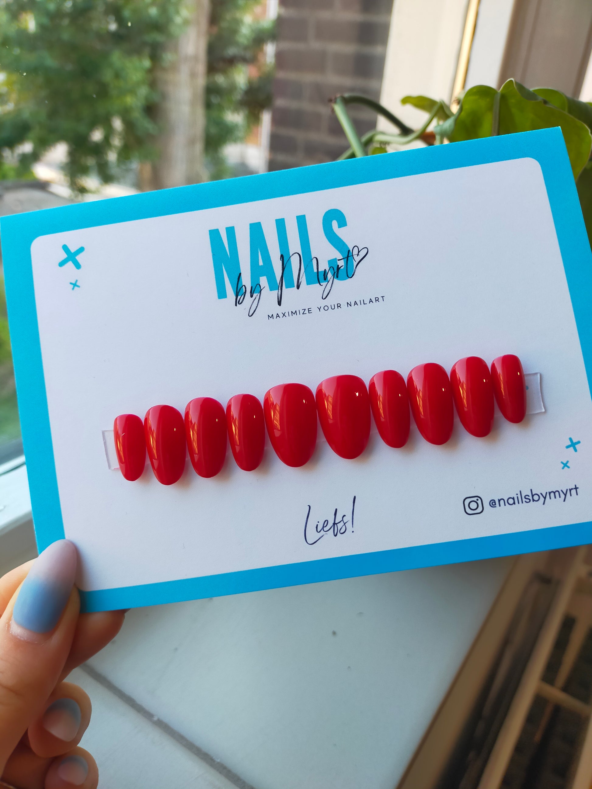 SINGLE COLOR RED Press on Nails from Nails by Myrt 2